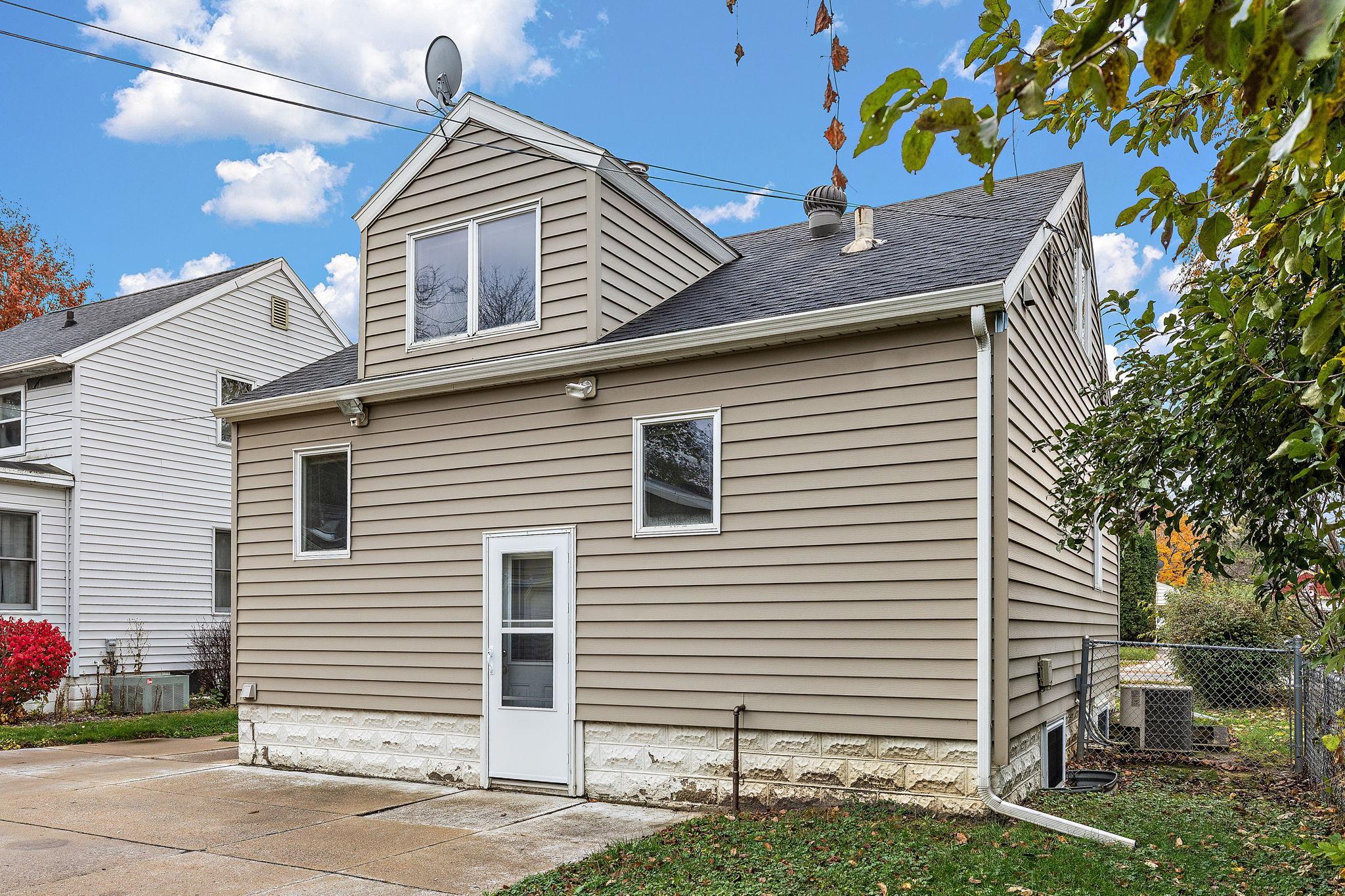 402 11th Avenue Southwest Austin, MN 55912 - Photo 29 of 38