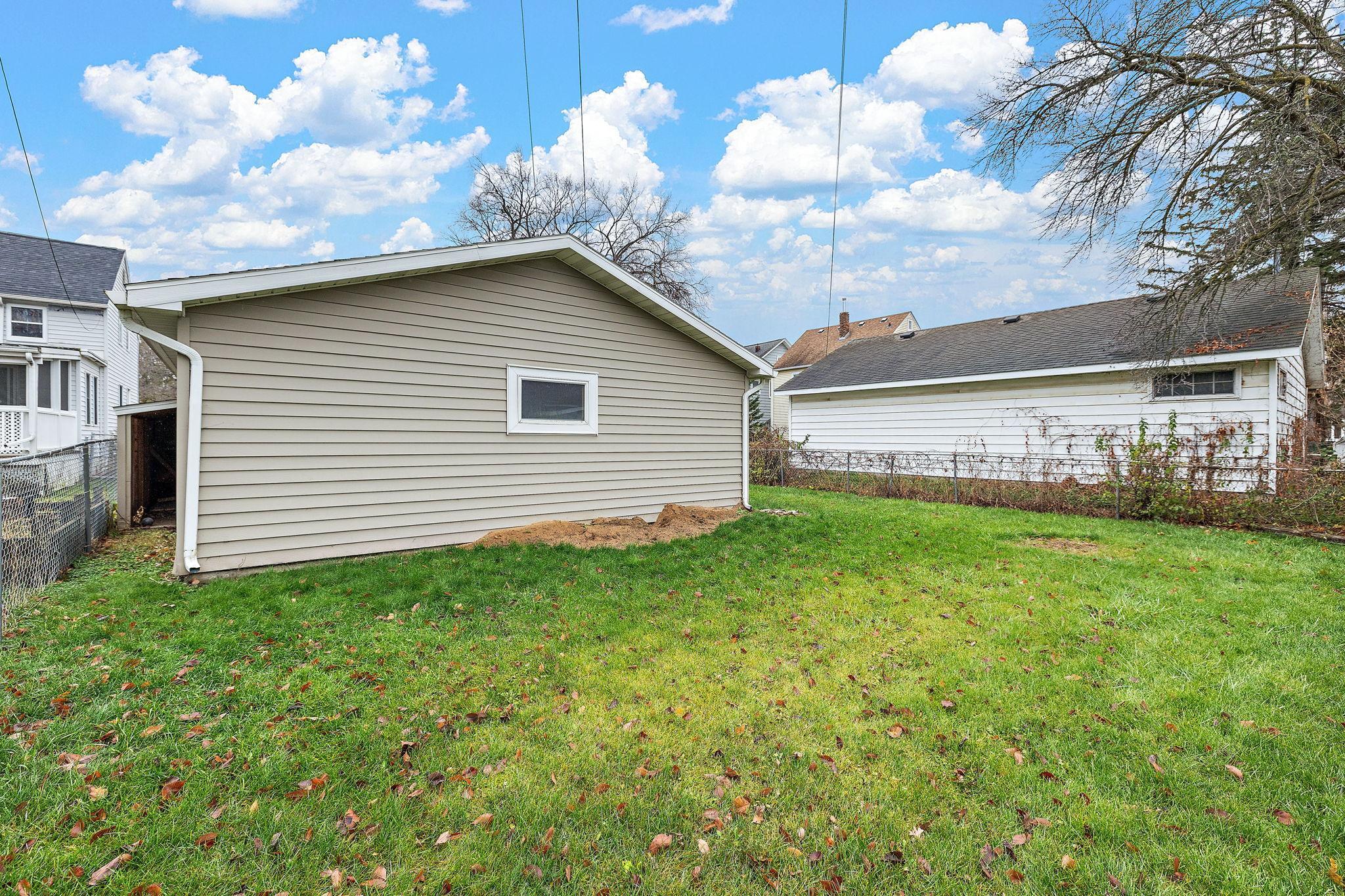 402 11th Avenue Southwest Austin, MN 55912 - Photo 37 of 38