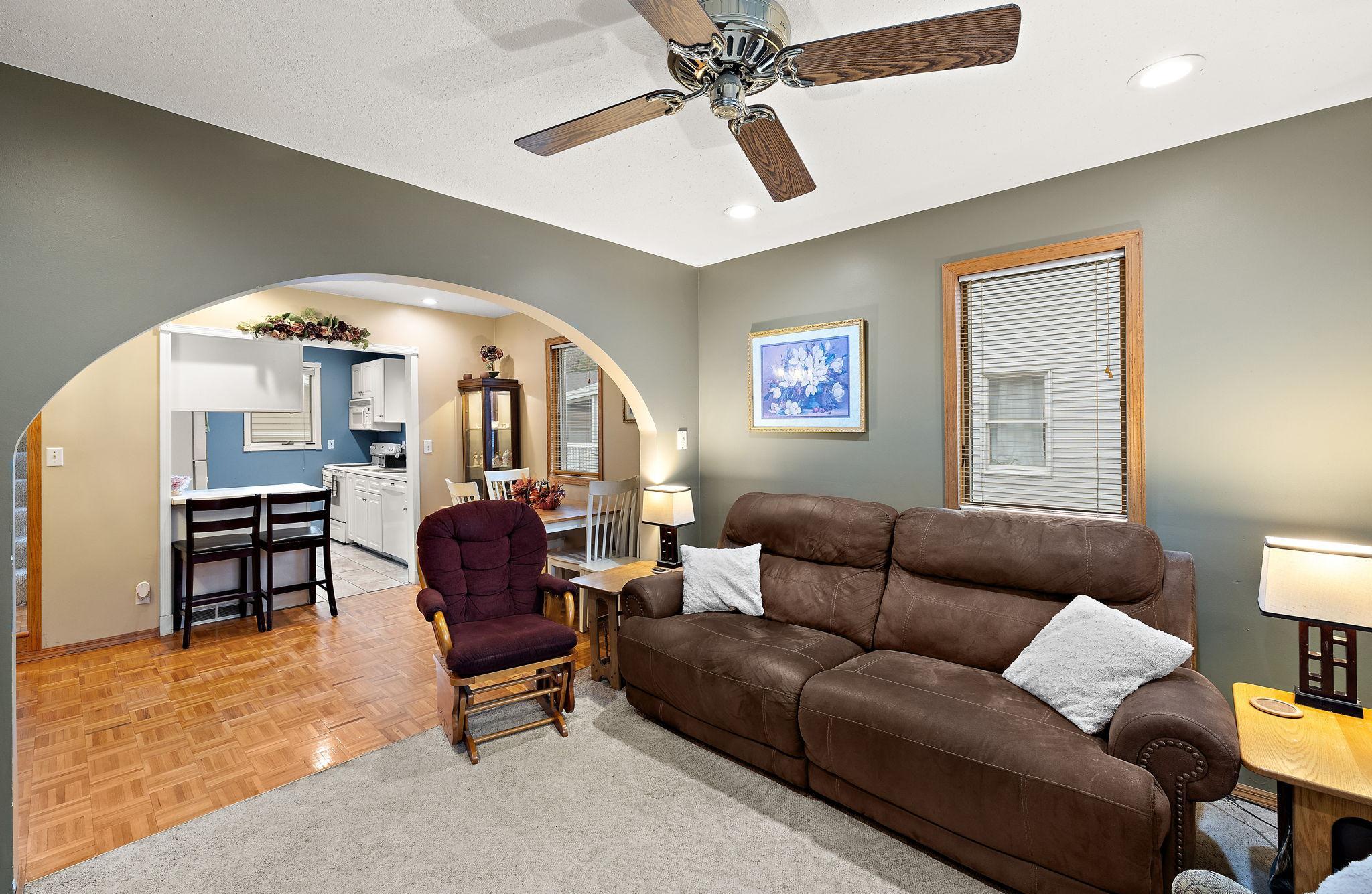 402 11th Avenue Southwest Austin, MN 55912 - Photo 4 of 38