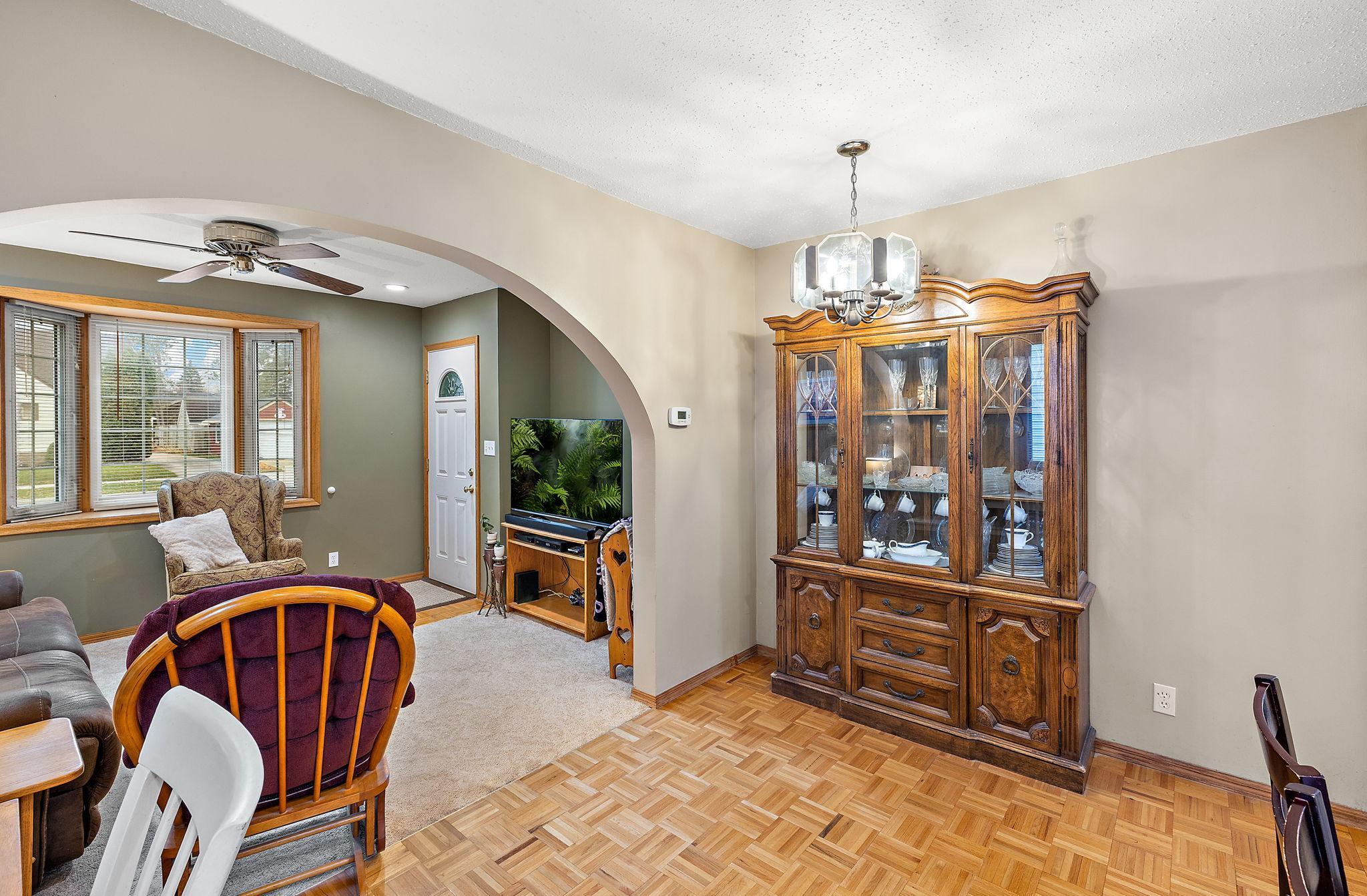 402 11th Avenue Southwest Austin, MN 55912 - Photo 5 of 38