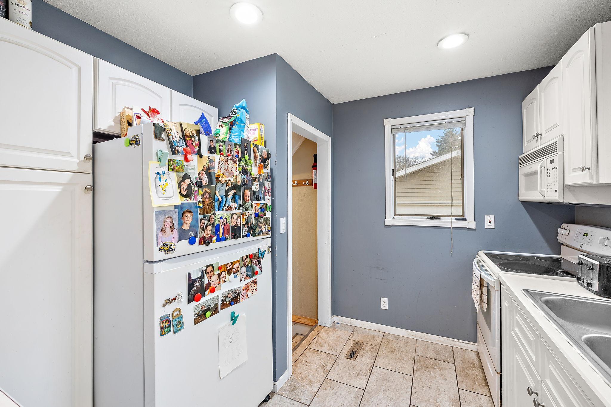 402 11th Avenue Southwest Austin, MN 55912 - Photo 10 of 38