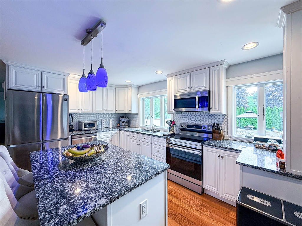 31 Jefferson Road Northborough, MA 01532 - Photo 4 of 42