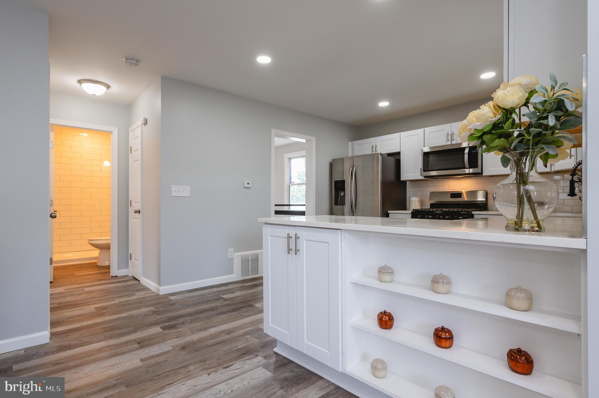 28 Riverside Road Essex, MD 21221 - Photo 13 of 58