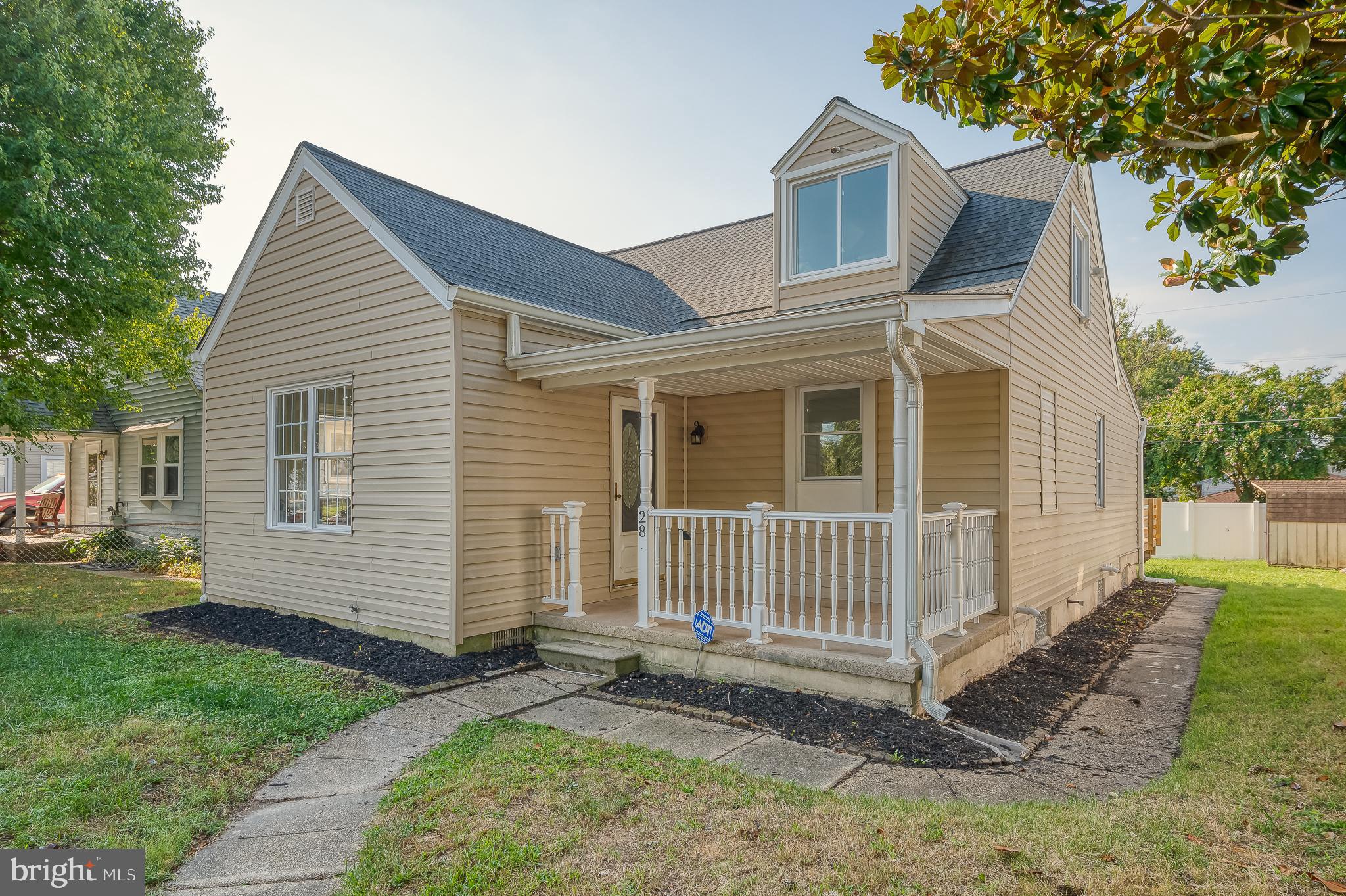 28 Riverside Road Essex, MD 21221 - Photo 3 of 58