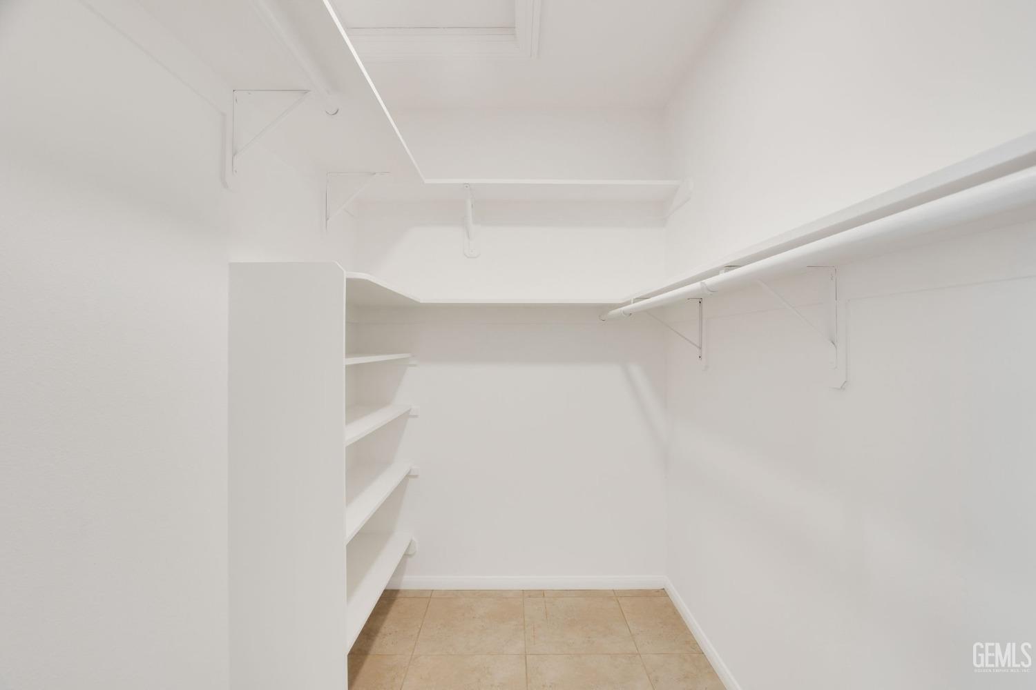 Undisclosed Address Bakersfield, CA 93304 - Photo 17 of 31 a view of small space