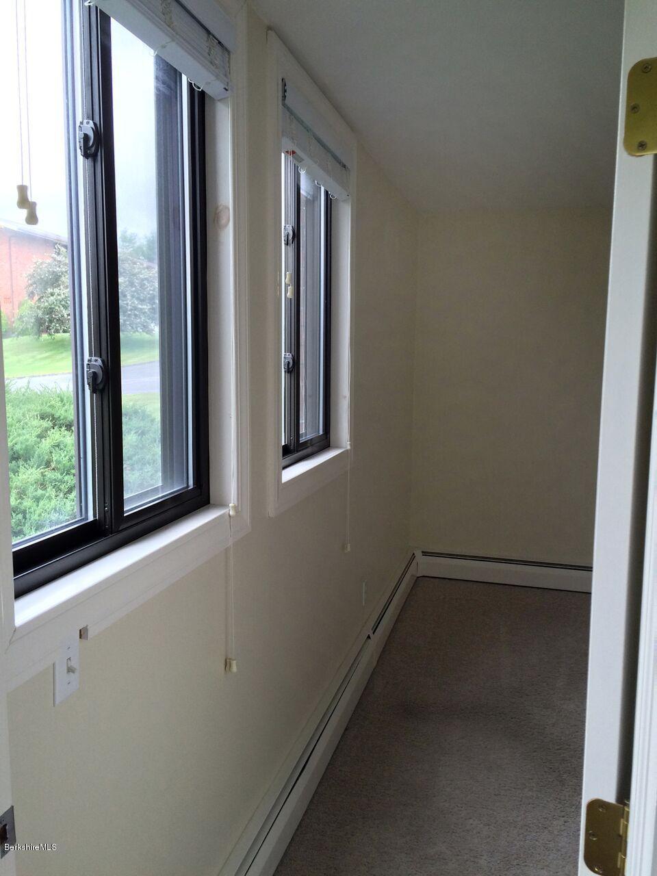 189 Stratton Road, Unit G4 Williamstown, MA 01267 - Photo 14 of 25 Bedroom 2