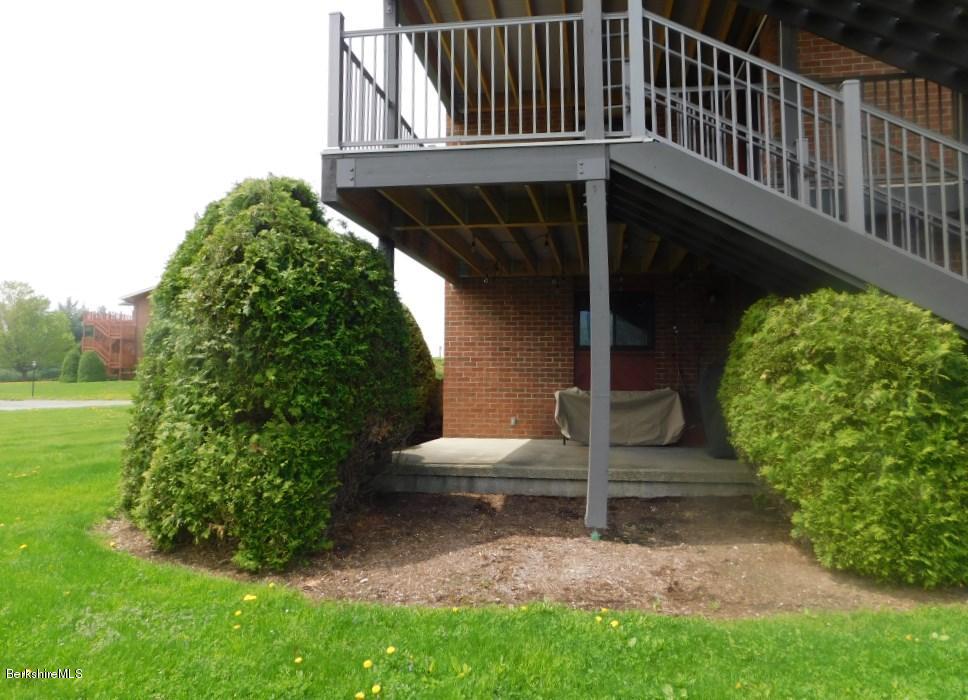 189 Stratton Road, Unit G4 Williamstown, MA 01267 - Photo 20 of 25 Patio