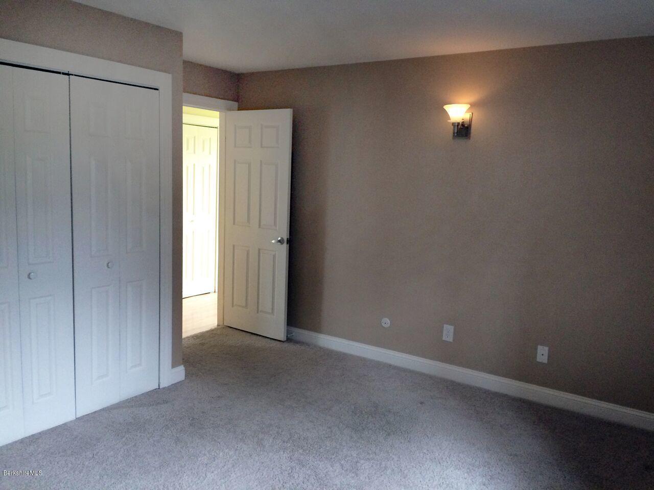 189 Stratton Road, Unit G4 Williamstown, MA 01267 - Photo 8 of 25 Bedroom 1