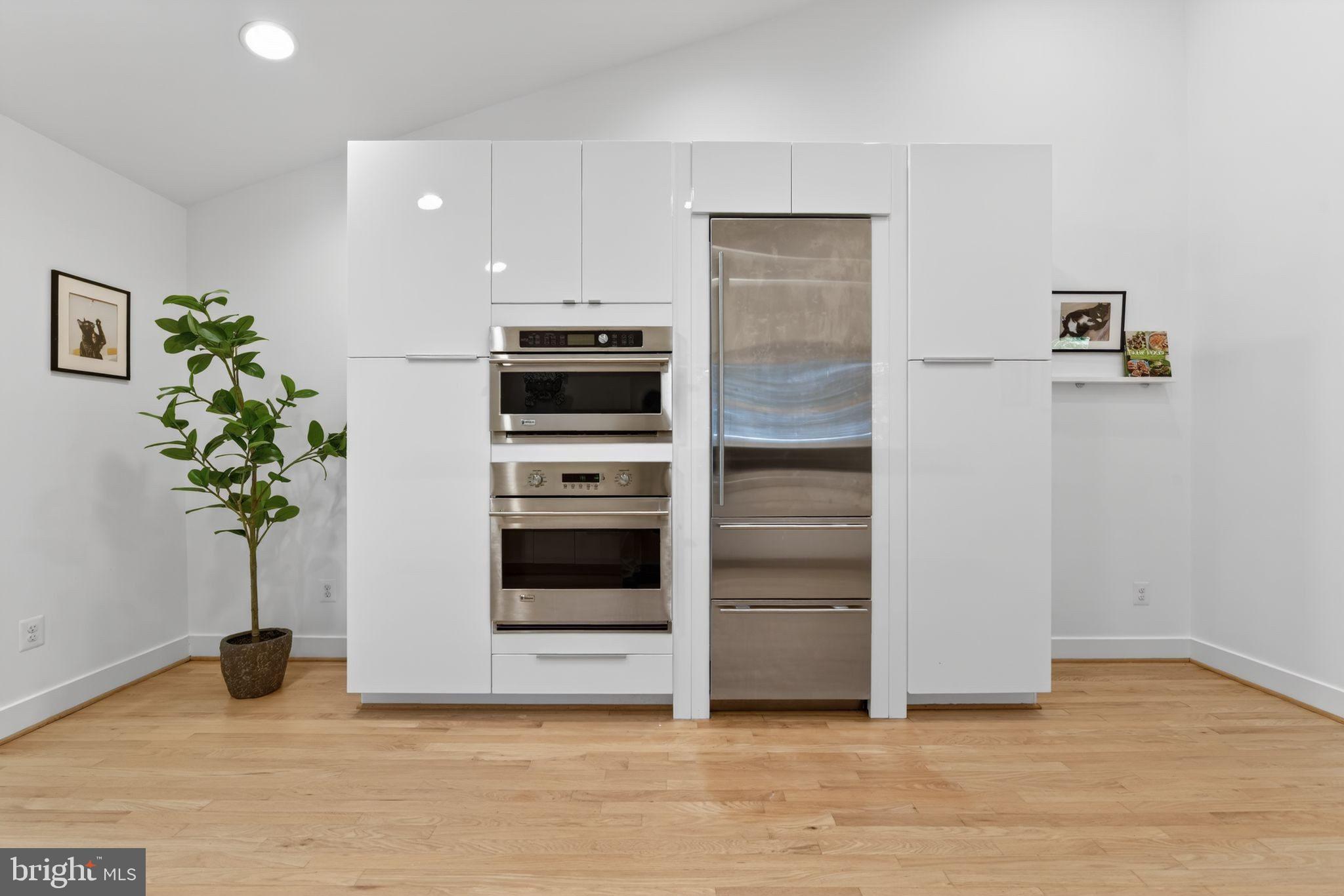 1605 Apricot Court Reston, VA 20190 - Photo 14 of 30