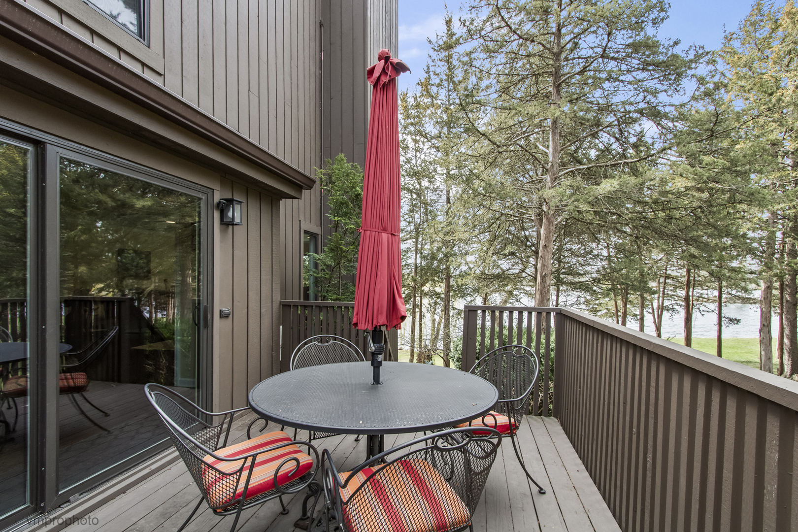 312 Woodview Road Lake Barrington, IL 60010 - Photo 12 of 54