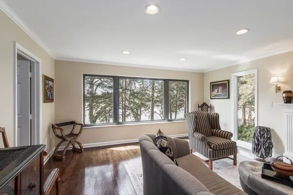 $749,900 | 312 Woodview Road, Lake Barrington, IL 60010