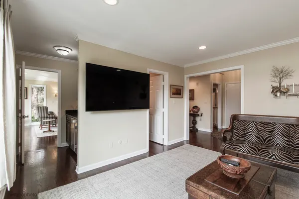 $749,900 | 312 Woodview Road, Lake Barrington, IL 60010