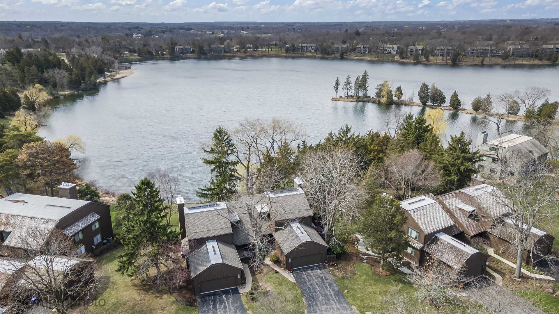 312 Woodview Road Lake Barrington, IL 60010 - Photo 2 of 54