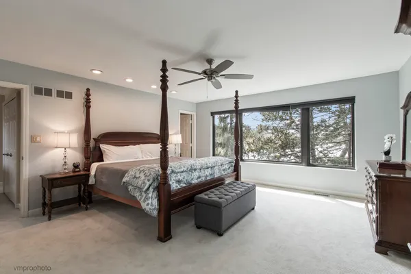 $749,900 | 312 Woodview Road, Lake Barrington, IL 60010