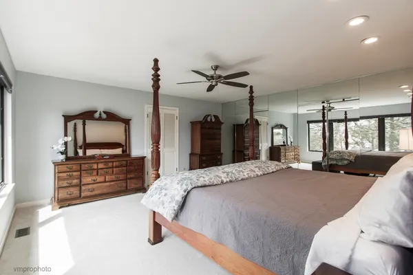 $749,900 | 312 Woodview Road, Lake Barrington, IL 60010