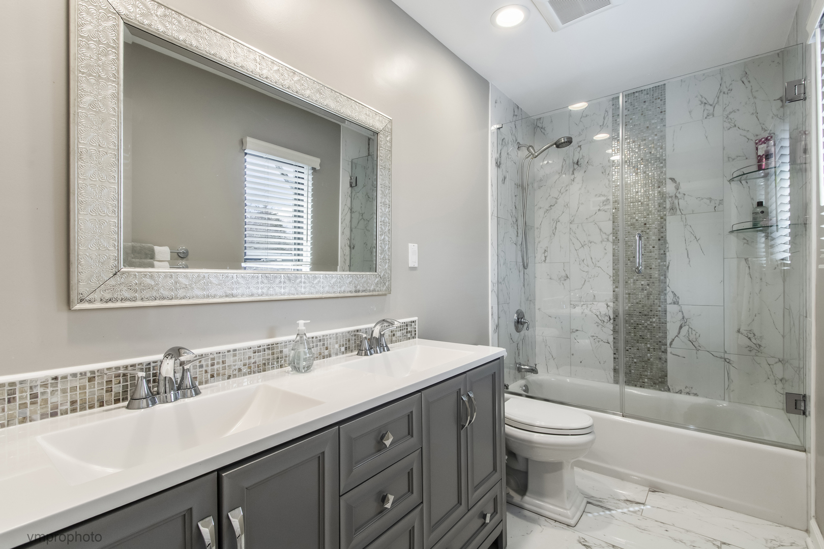 312 Woodview Road Lake Barrington, IL 60010 - Photo 28 of 54