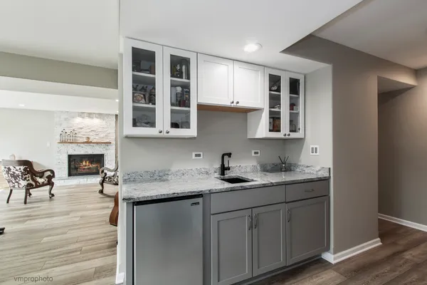 $749,900 | 312 Woodview Road, Lake Barrington, IL 60010