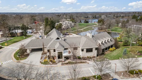 $749,900 | 312 Woodview Road, Lake Barrington, IL 60010