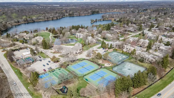 $749,900 | 312 Woodview Road, Lake Barrington, IL 60010