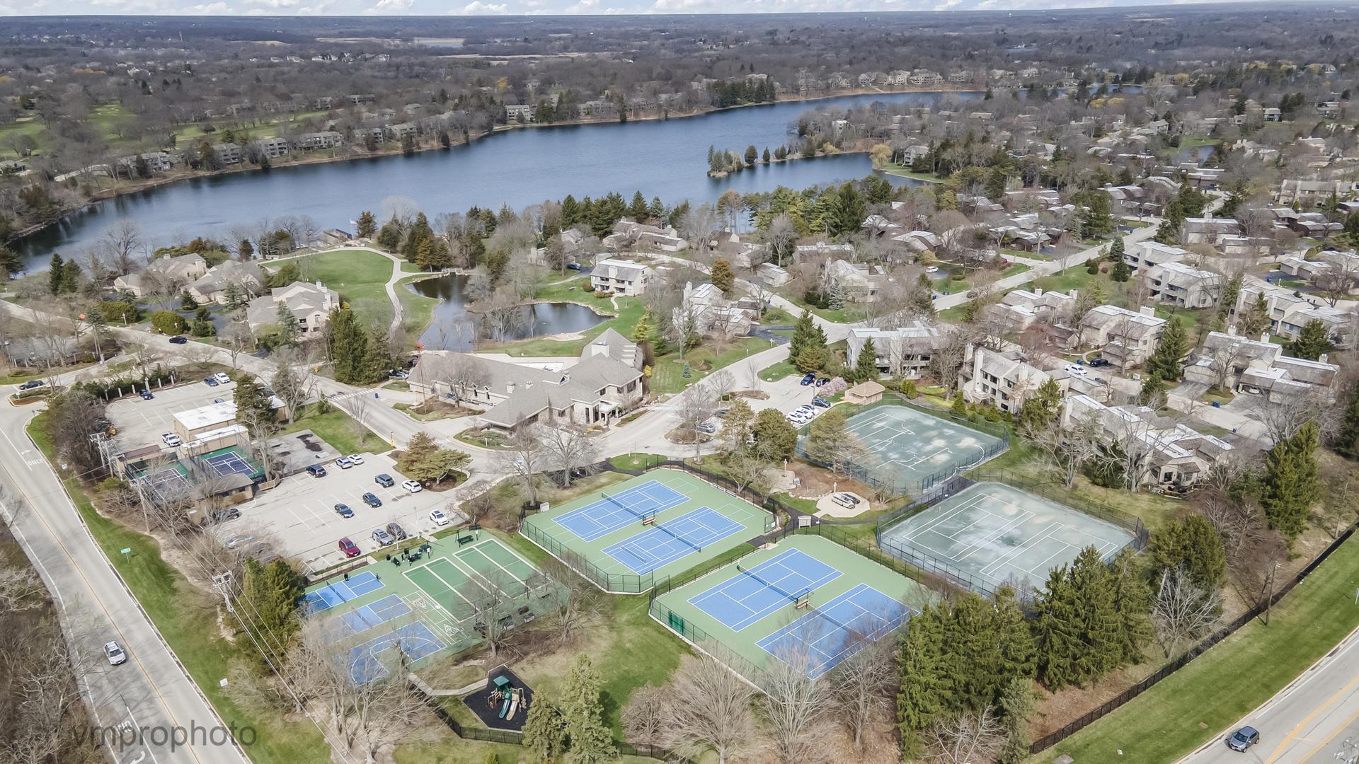 312 Woodview Road Lake Barrington, IL 60010 - Photo 48 of 54