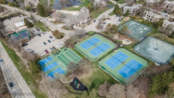 $749,900 | 312 Woodview Road, Lake Barrington, IL 60010