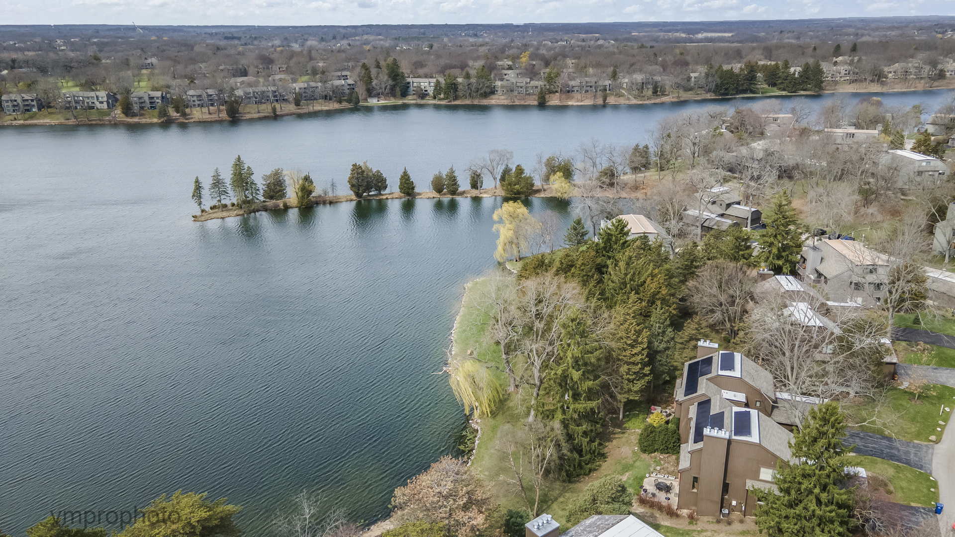 312 Woodview Road Lake Barrington, IL 60010 - Photo 5 of 54