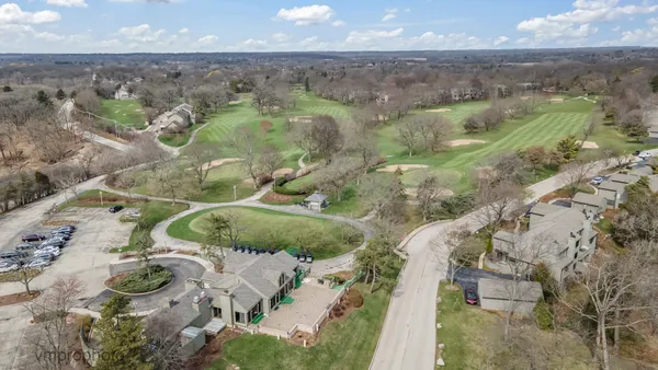 $749,900 | 312 Woodview Road, Lake Barrington, IL 60010