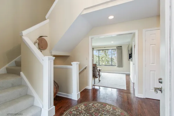 $749,900 | 312 Woodview Road, Lake Barrington, IL 60010