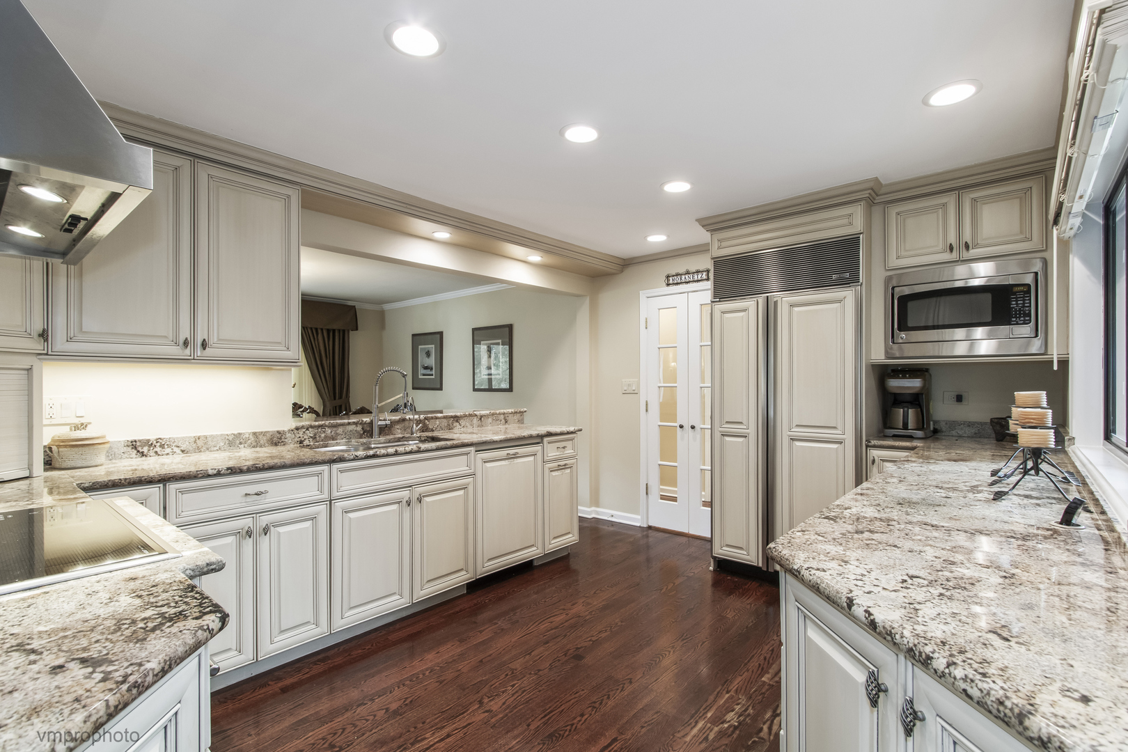 312 Woodview Road Lake Barrington, IL 60010 - Photo 8 of 54