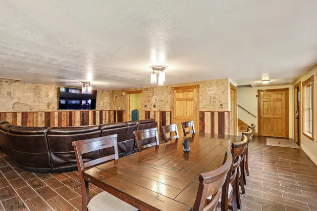 $465,000 | 1619 Duck Pond Road, Barton, VT 05822