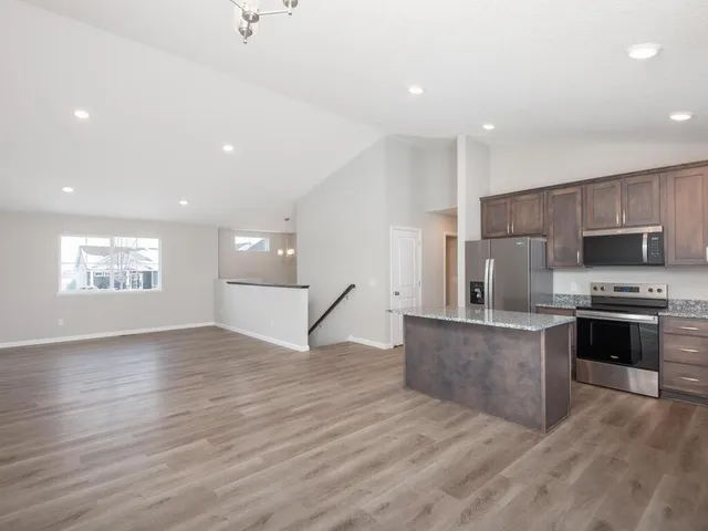 $389,900 | 425 Emma Street, Norwood Young America, MN 55368