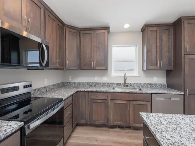 $389,900 | 425 Emma Street, Norwood Young America, MN 55368