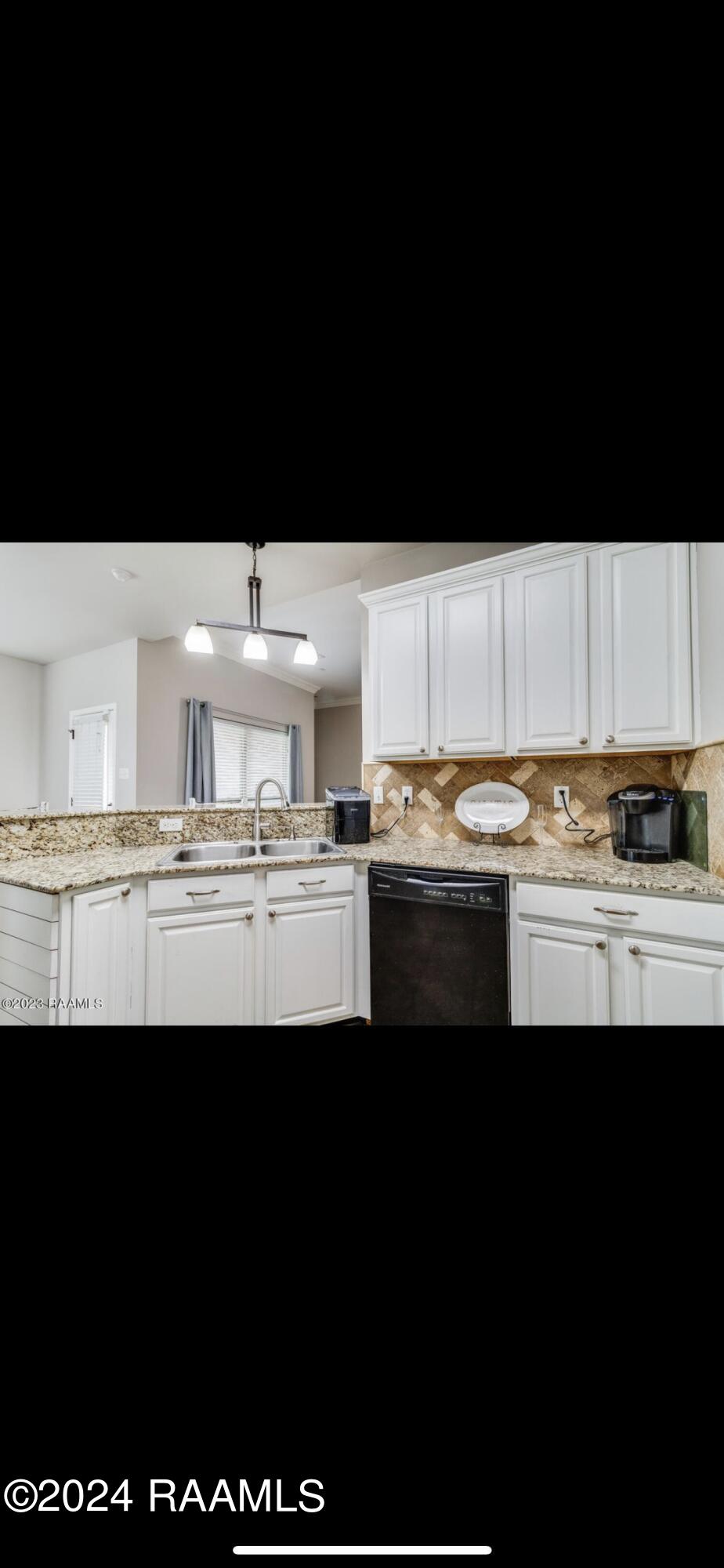 516 Flanders Ridge Drive Youngsville, LA 70592 - Photo 4 of 16 DD5C61AF-B1A1-40A7-8BC9-EF7505F716EF