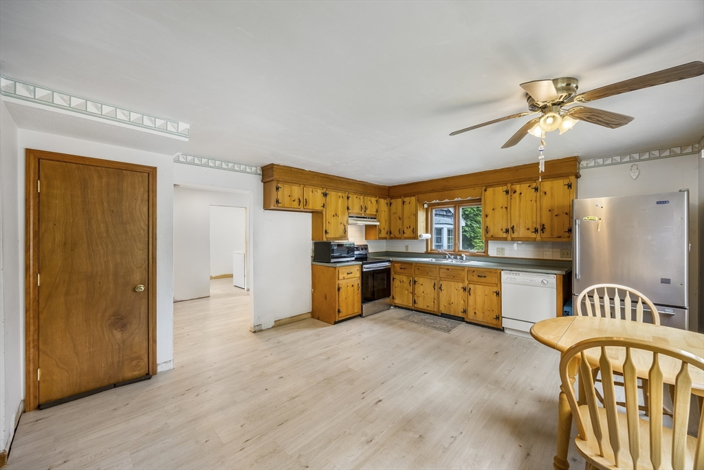 93 Main Street Newbury, MA 01922 - Photo 4 of 42