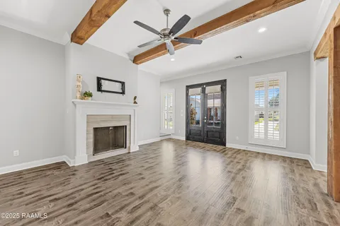 $358,599 | 113 Oak Village Drive, Scott, LA 70583