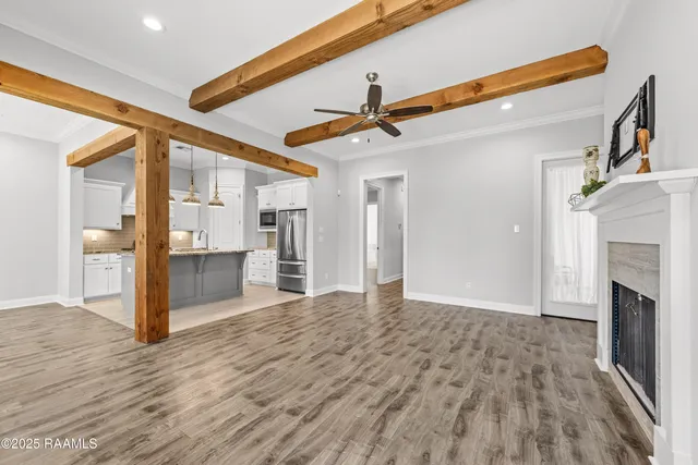 $358,599 | 113 Oak Village Drive, Scott, LA 70583