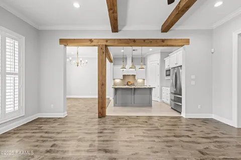 $358,599 | 113 Oak Village Drive, Scott, LA 70583