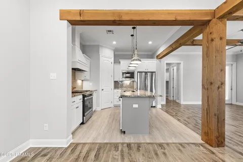 $358,599 | 113 Oak Village Drive, Scott, LA 70583