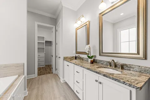 $358,599 | 113 Oak Village Drive, Scott, LA 70583