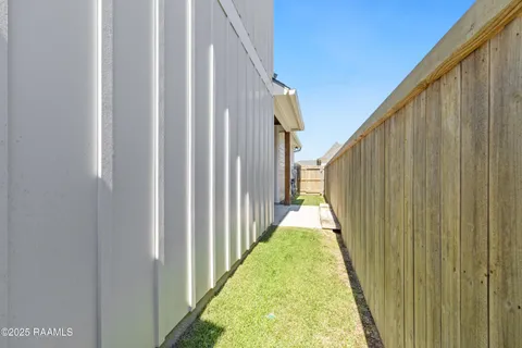 $358,599 | 113 Oak Village Drive, Scott, LA 70583