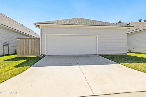 $358,599 | 113 Oak Village Drive, Scott, LA 70583