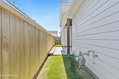 $358,599 | 113 Oak Village Drive, Scott, LA 70583