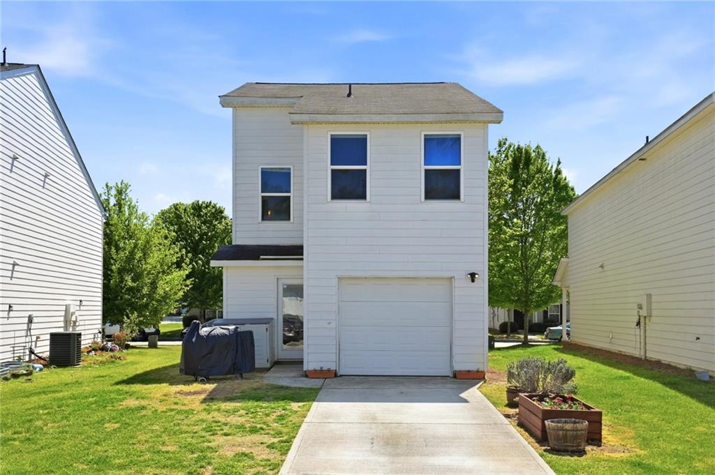 244 Sidney Lanier Avenue Athens, GA 30607 - Photo 3 of 32 a front view of house with yard