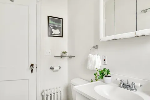 $679,000 | 393 Broadway, Unit 10, Cambridge, MA 02139