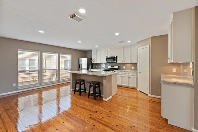 $2,750 | 2922 Crawford Street, Houston, TX 77004