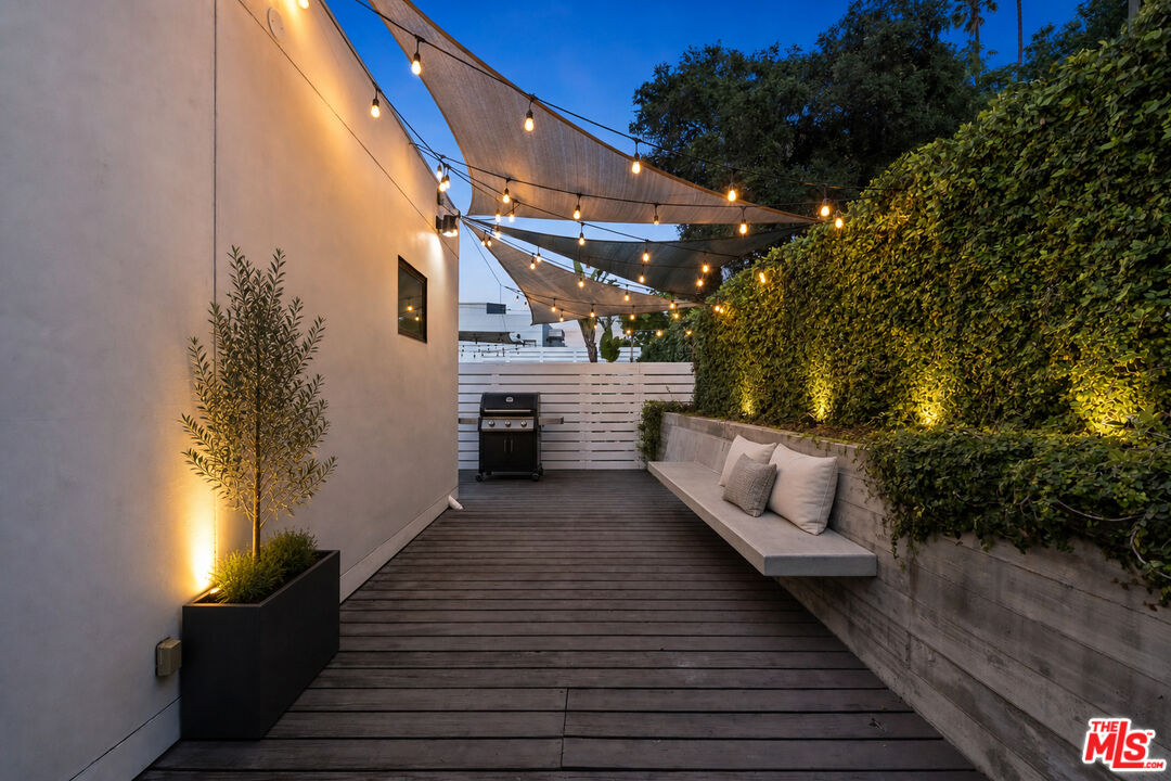 2412 Riverside Drive Los Angeles, CA 90039 - Photo 20 of 24