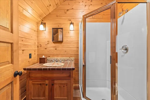 $2,500,000 | 498 Fuller Farm Road, Warren, VT 05674