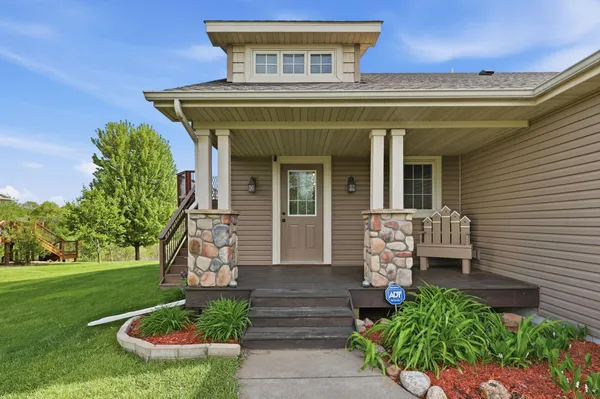$475,000 | 12720 314th Street, Lindstrom, MN 55045