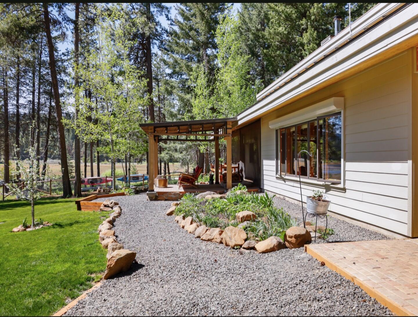 4990 East Hyatt Lake Road Ashland, OR 97520 - Photo 3 of 43 3