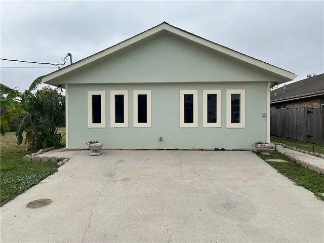 $2,950 | 6760 Bellaire Drive, New Orleans, LA 70124